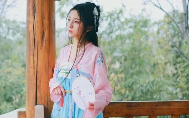 上海志强网络推广:如何打造高质量的SEO网页内容;汉服定制,国风汉服