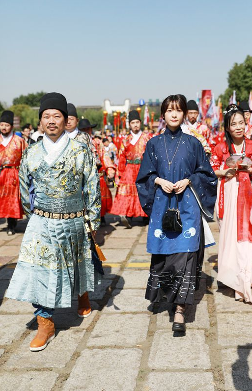 徐娇方文山穿汉服出席第六届西塘汉服文化节组图
