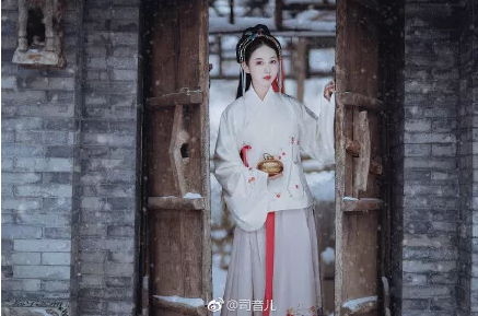 武夷山举行元宵汉服灯会
