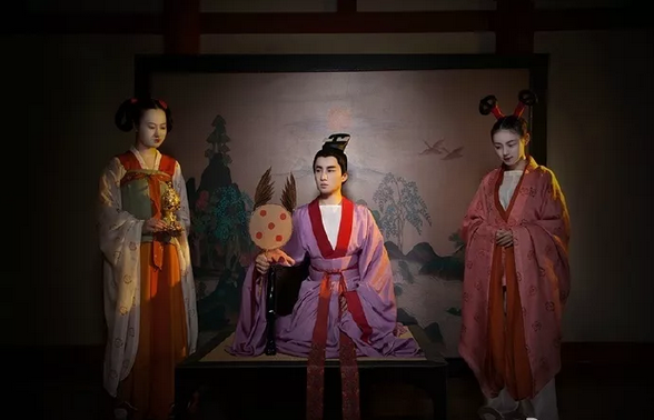 男服形式