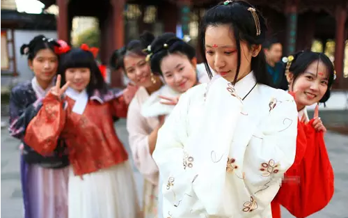 学习汉服穿着和礼仪