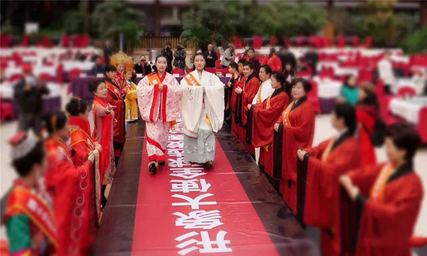 着汉服，习汉礼