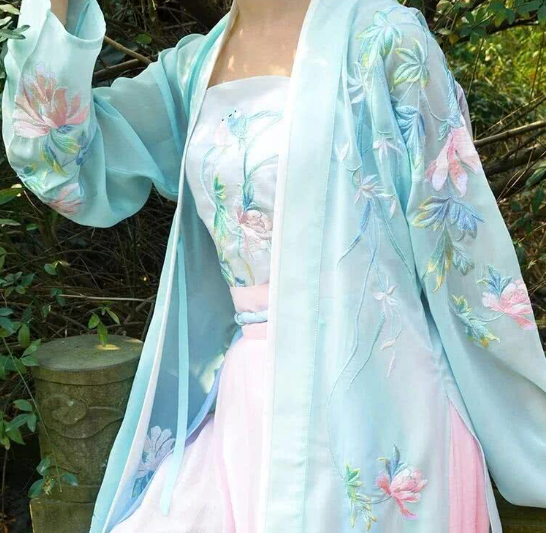 你觉得汉服贵吗