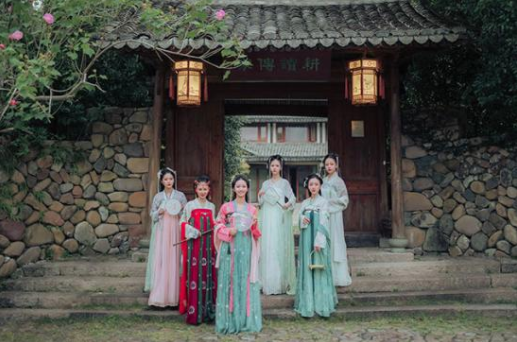 奥康青云汉服社