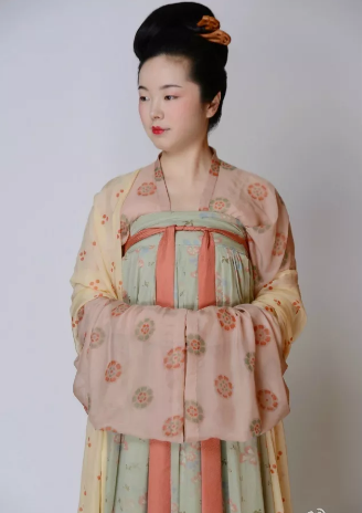 齐胸襦（衫）裙