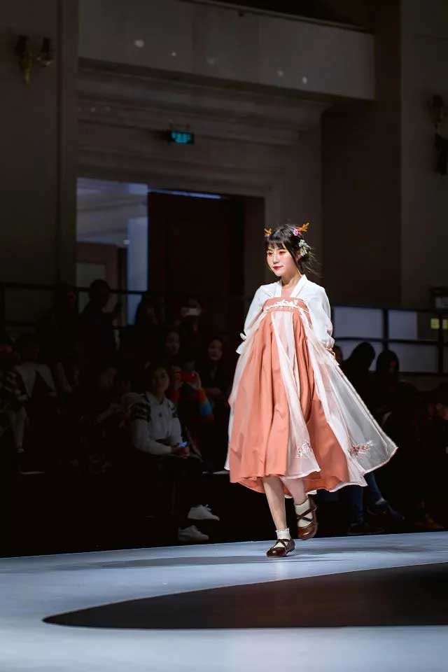 汉尚华莲2018广东时装周出展——鹿韵记