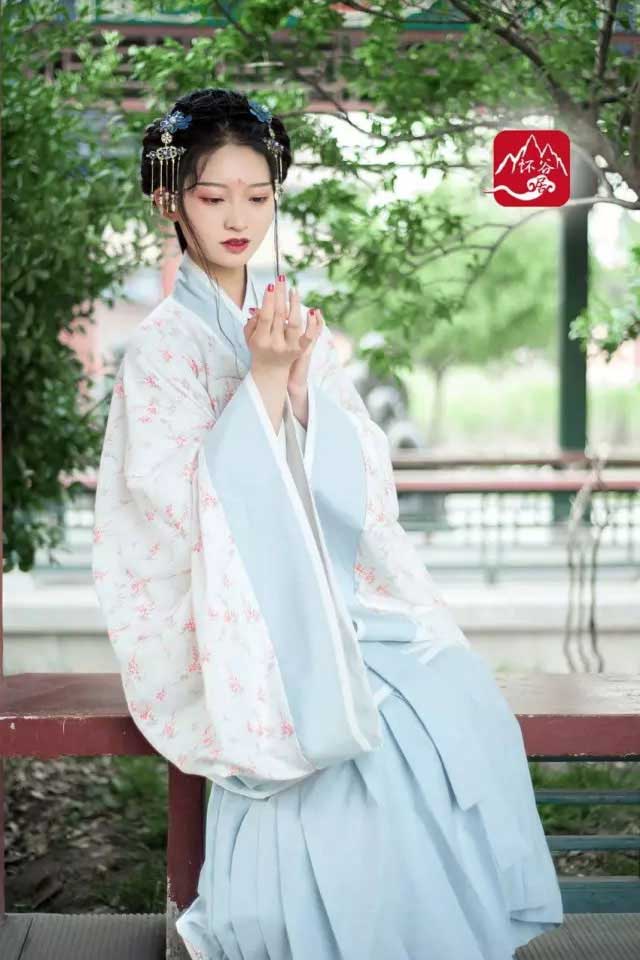 【怀谷居】双绕曲裾