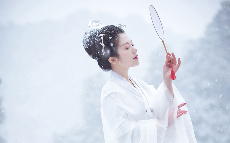 汉衣冠 落雪