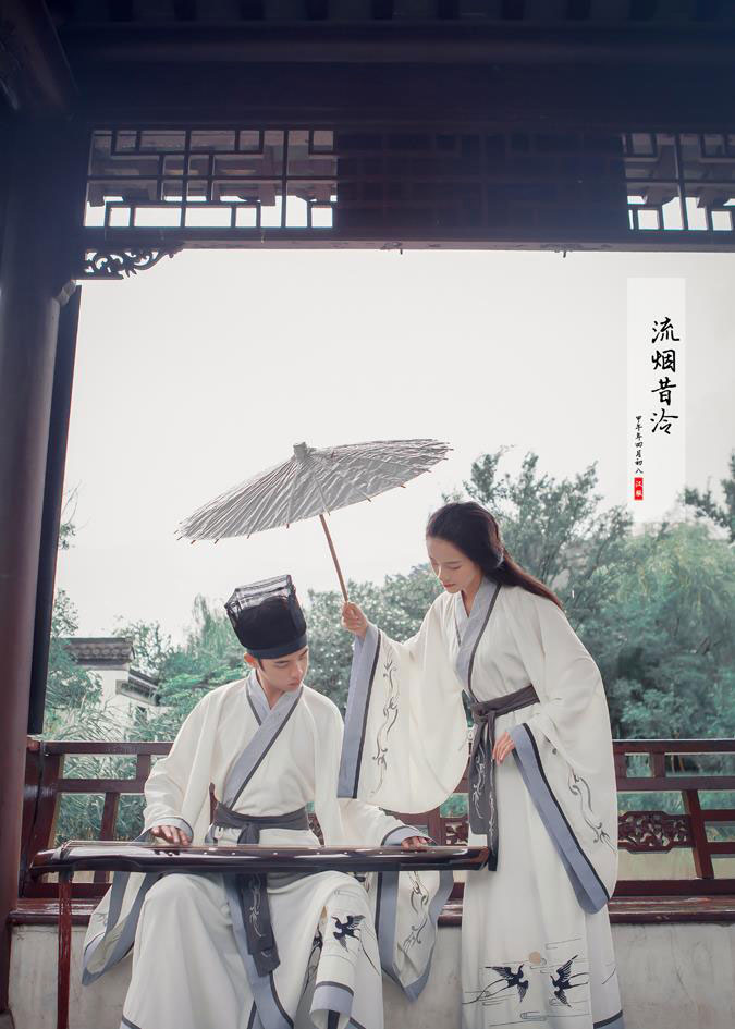 曲裾穿着小示范