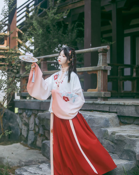 汉服立领出现的缘由