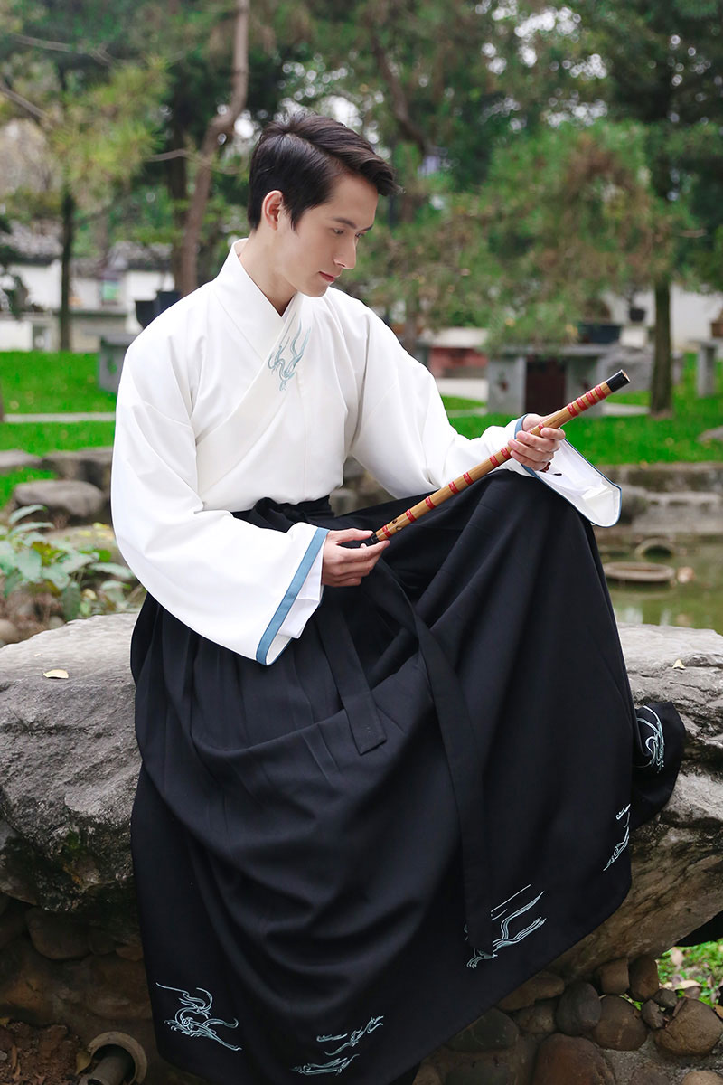 交领汉服擎苍