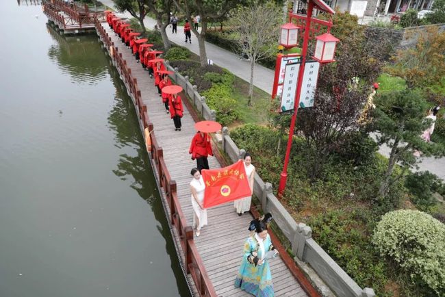 汉服营销：今天下午，大型汉服秀来了！