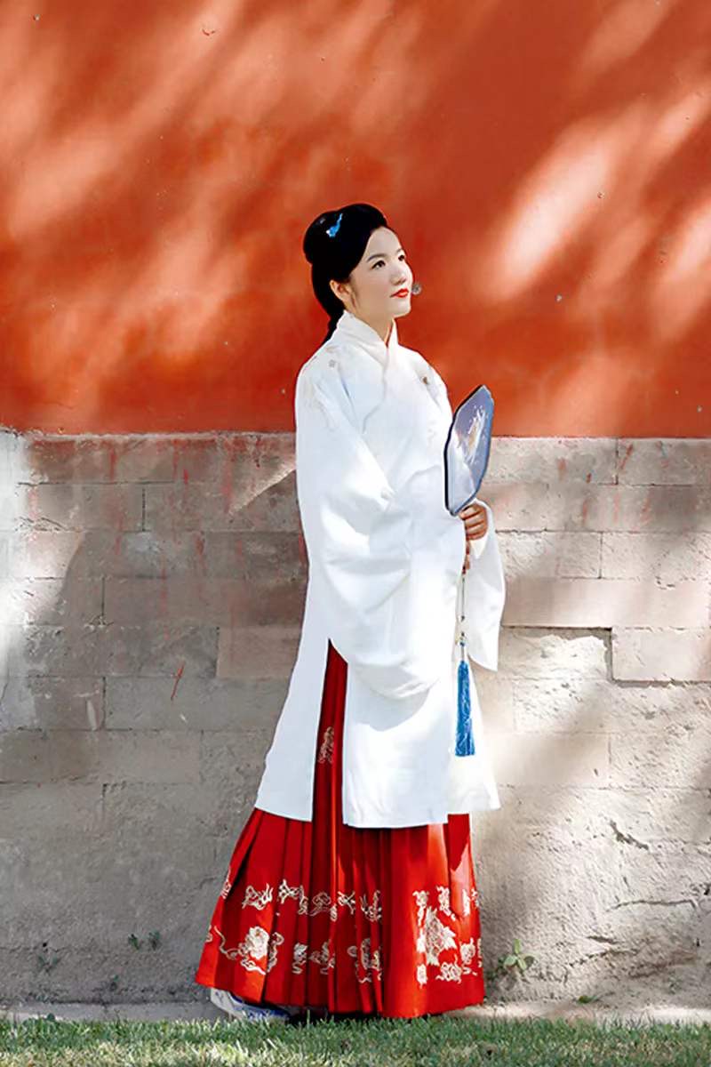 童琳在故宫拍摄的汉服写真。